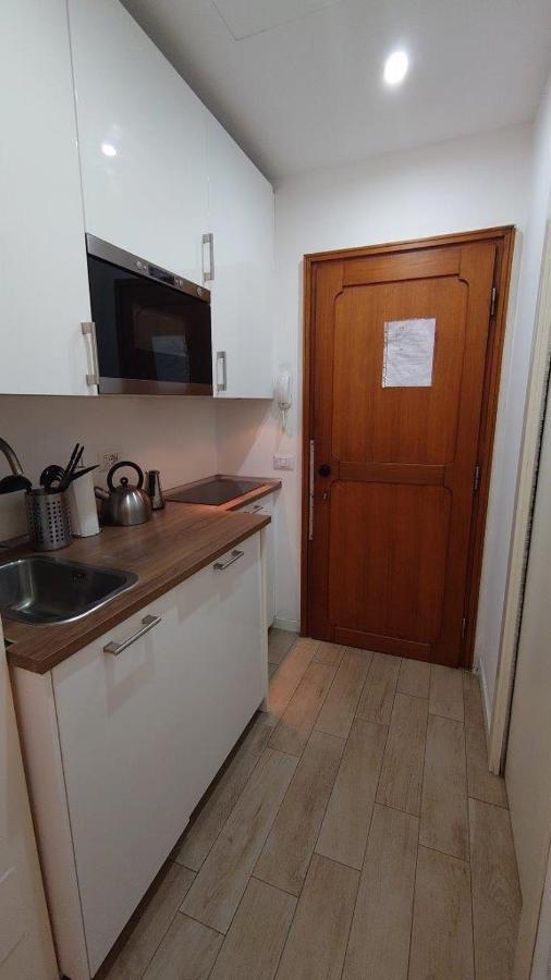 Monolocale In Corso Porta Nuova Apartman Milánó Kültér fotó